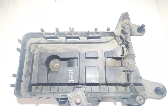 Volkswagen Touran I Battery box tray 1K0915333