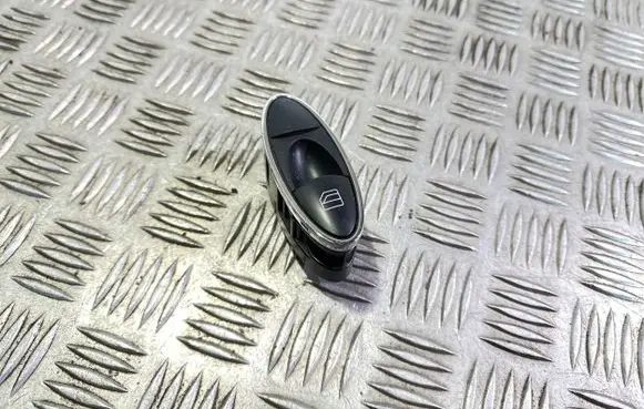 Mercedes-Benz E W211 Electric window control switch A2118211351
