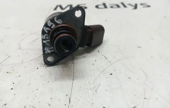 Mercedes-Benz E W211 Fuel pressure sensor A6460740384 6460740384 A6460740484
