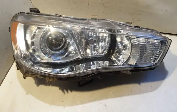 Mitsubishi Outlander Headlight/headlamp P8924R
