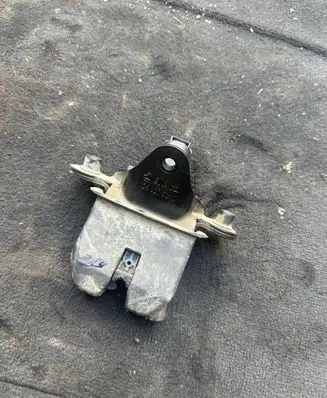 Skoda Octavia Mk2 (1Z) Tailgate/trunk/boot lock/catch/latch 1Z5827501C