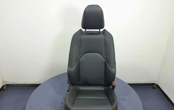 Lexus UX Front passenger seat 