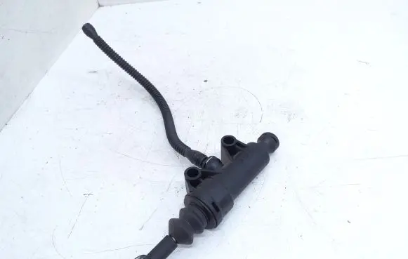 Clutch slave cylinder