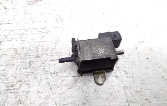 Volkswagen PASSAT B5.5 Turbo solenoid valve 026906283H
