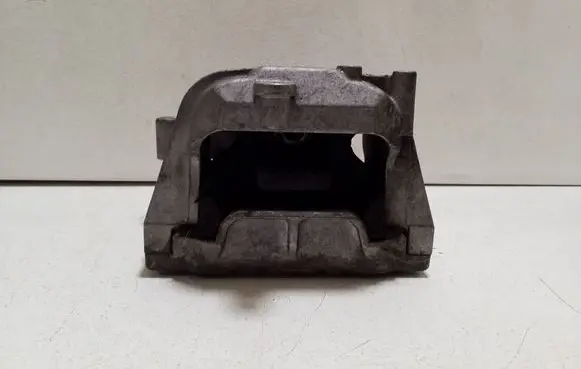 Audi TT TTS Mk2 Engine mount bracket 8J0199262