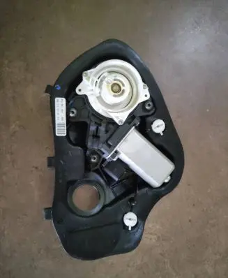 Audi A6 S6 C6 4F Front door soft close latching motor 4F0837004