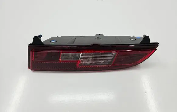 BMW i3 Rear bumper light 7304043