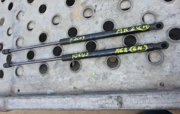 Ford Focus Rear window strut damper 