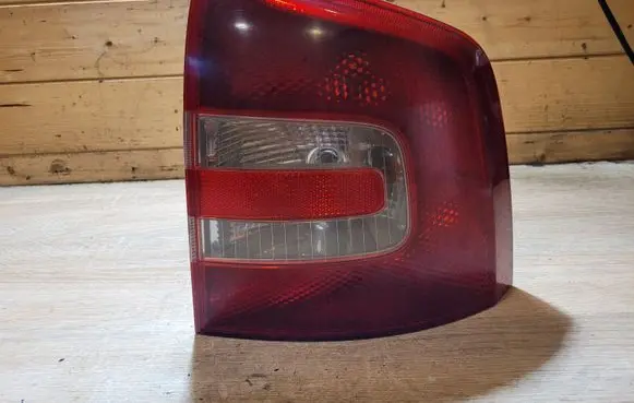 Skoda Octavia Mk2 (1Z) Rear/tail lights 1Z9945
