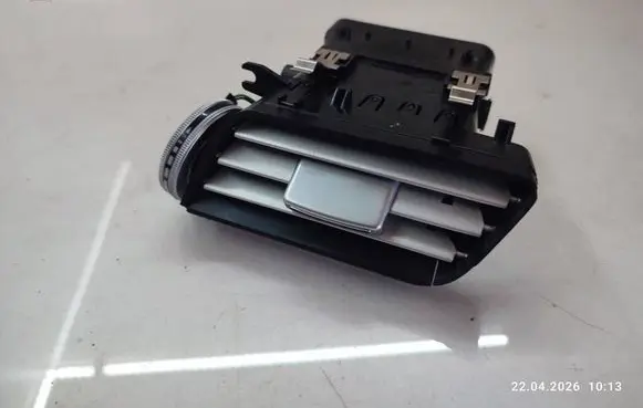 Mercedes-Benz E W212 Dashboard side air vent grill/cover trim A2128303454