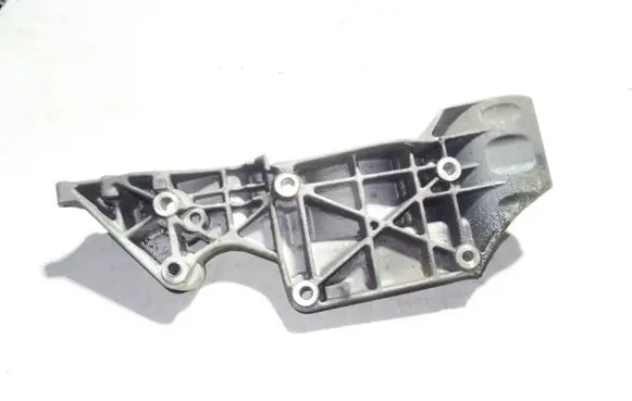 Volkswagen Golf IV Engine mounting bracket 045903143C