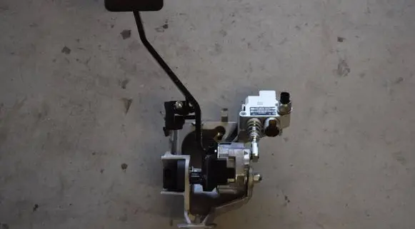 BMW X6 E71 Brake pedal 6788839