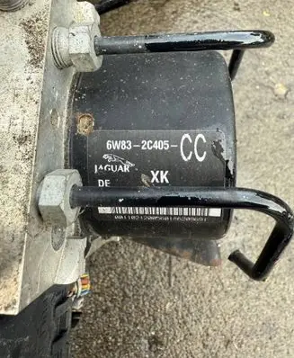 Jaguar XK - XKR ABS Pump 6w832c405cc