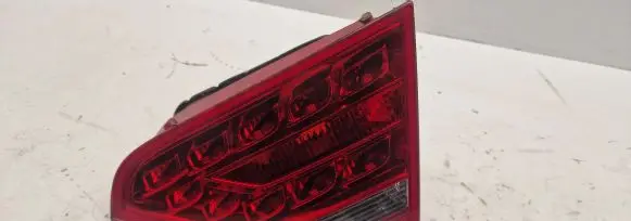 Tailgate rear/tail lights