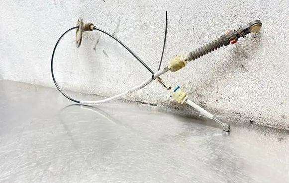 Volvo C70 Gear shift cable linkage 30759436