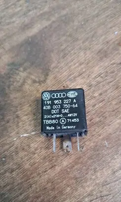 Volkswagen PASSAT B4 Other relay 191953227A