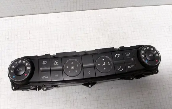 Mercedes-Benz E W211 Climate control unit 2118300385
