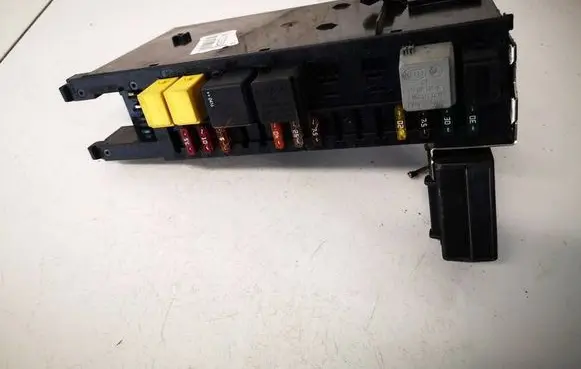 Mercedes-Benz C W203 Fuse box set 2035453201