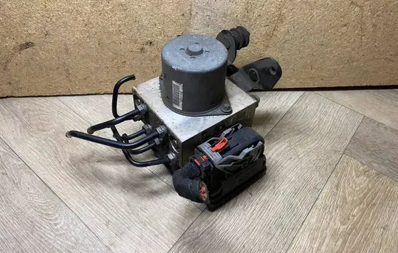 Volkswagen PASSAT B7 ABS Pump 3AA614109AQ 15432311 54085622Z