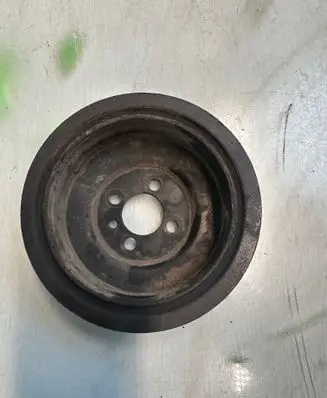 Volkswagen PASSAT B6 Crankshaft pulley 21312