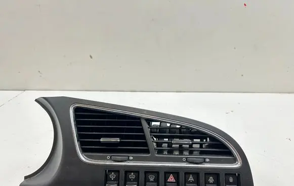 Peugeot 3008 I Dash center air vent grill 9685049877 96638425