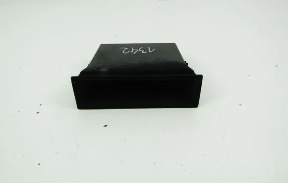 Nissan Primera Glove box 68102AV700