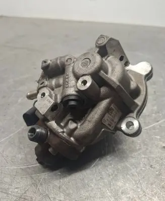 Mercedes-Benz E W213 Fuel injection high pressure pump A6540700001 0445010736