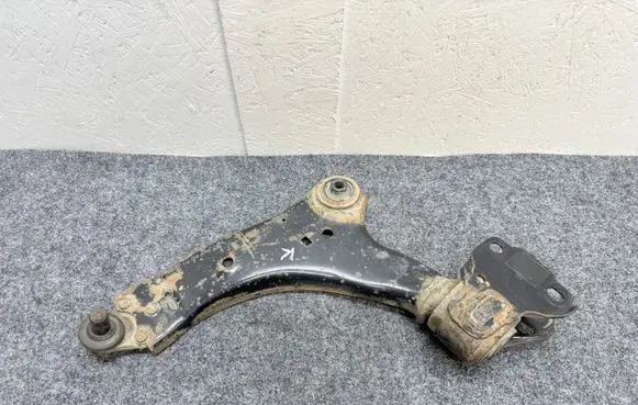 Volvo XC60 Front lower control arm/wishbone 8G9N3A053A