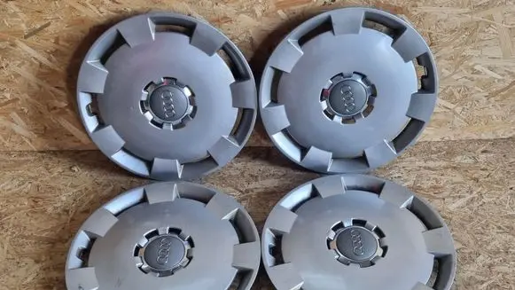 Audi A4 S4 B7 8E 8H R16 wheel hub/cap/trim 8P0601147A