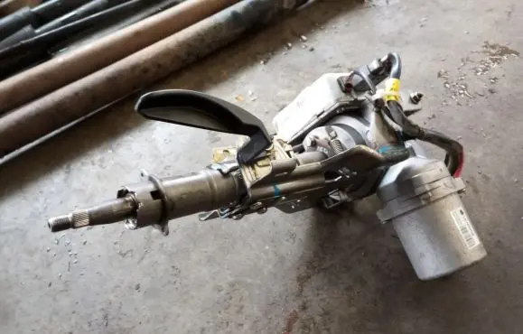 KIA Sportage Steering wheel axle 563103U812