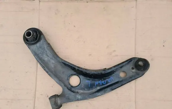 Toyota Urban Cruiser (XP110) Front lower control arm/wishbone