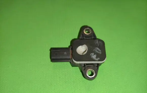 Volkswagen Polo V 6R Airbag deployment crash/impact sensor 1Q0955557