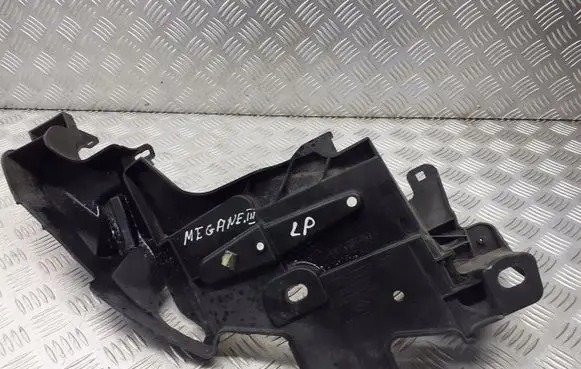Renault Megane III Front bumper mounting bracket 622220005R