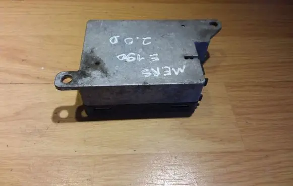 Mercedes-Benz E W210 Airbag control unit/module 0285001050 0038200610