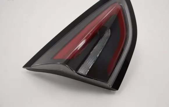 Tailgate rear/tail lights
