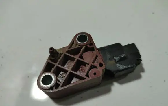 Volvo V50 Airbag deployment crash/impact sensor 30737138