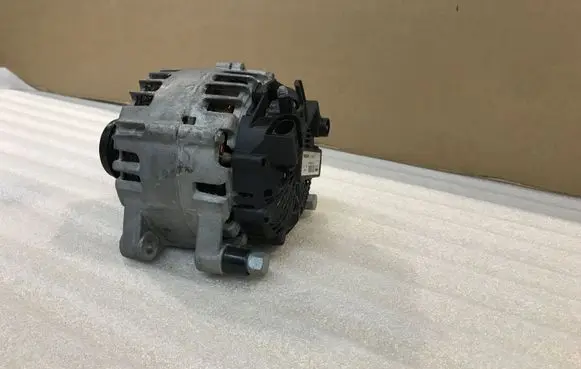 Volvo V60 Generator/alternator 31419219 214040568 TG15C214