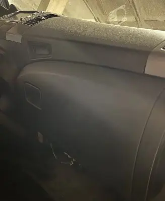Peugeot 4007 Glove box