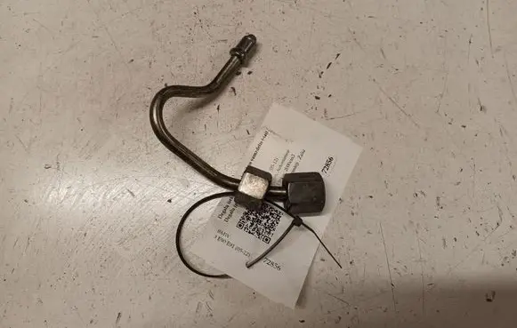 BMW 3 E90 E91 Fuel injector supply line/pipe