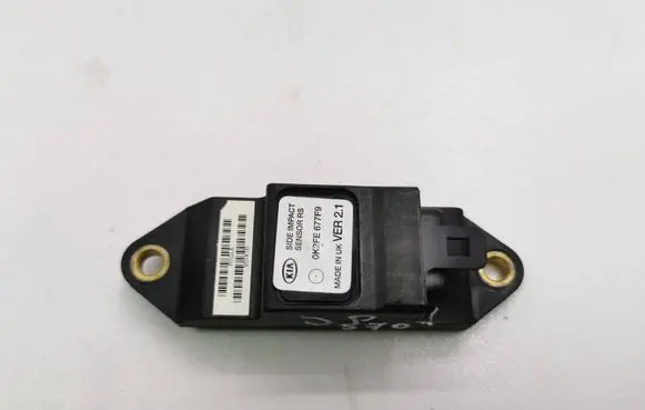 KIA Carens I Airbag deployment crash/impact sensor 0K2FE677F9