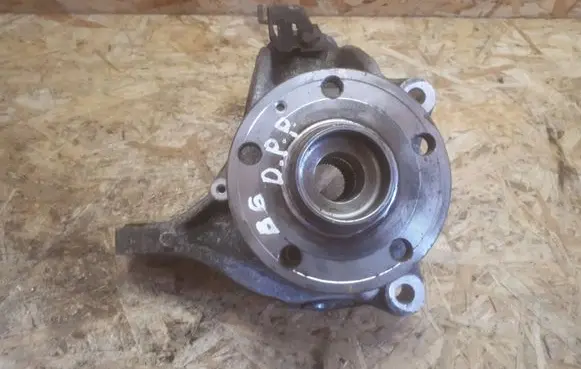 Volkswagen PASSAT B6 Front wheel hub