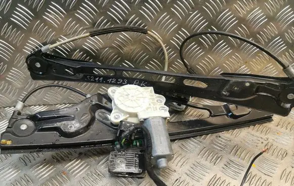 Mercedes-Benz E W211 Front door electric window regulator A2117200146 2117200146