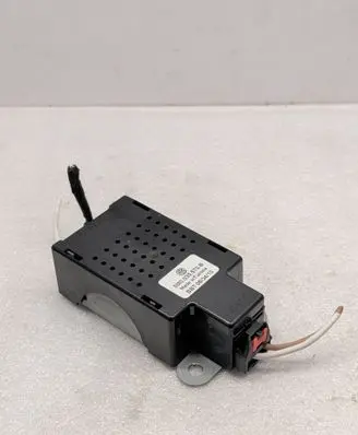 Volkswagen Golf VI Aerial antenna amplifier 5M0035570B