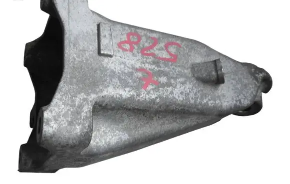 Mercedes-Benz GLC X253 C253 Engine mounting bracket A2742235000
