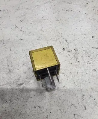 Opel Corsa B Other relay 90226846