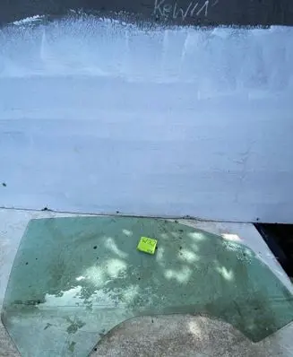 Ford Fiesta Front door window glass four-door DOT682AS2M3232 43R001583