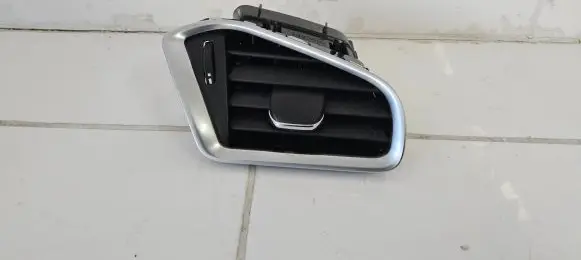 Citroen DS4 Dashboard side air vent grill/cover trim 9676606977 00127530 20321