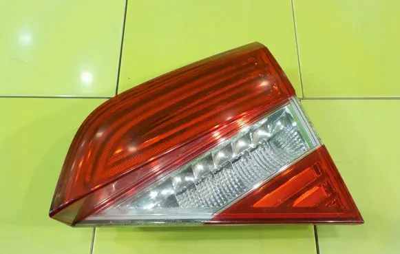 Skoda Superb B6 (3T) Rear/tail lights 3T5945094B XP276