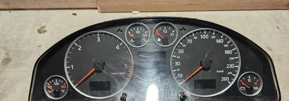 Audi A6 S6 C5 4B Speedometer (instrument cluster) 88311285