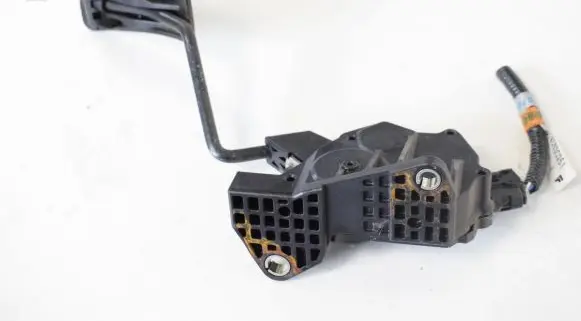 Subaru Forester SH Accelerator throttle pedal 36010AG110 1988007090